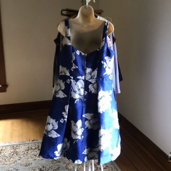 Eliza J dress mad men style - Picture 3 of 7